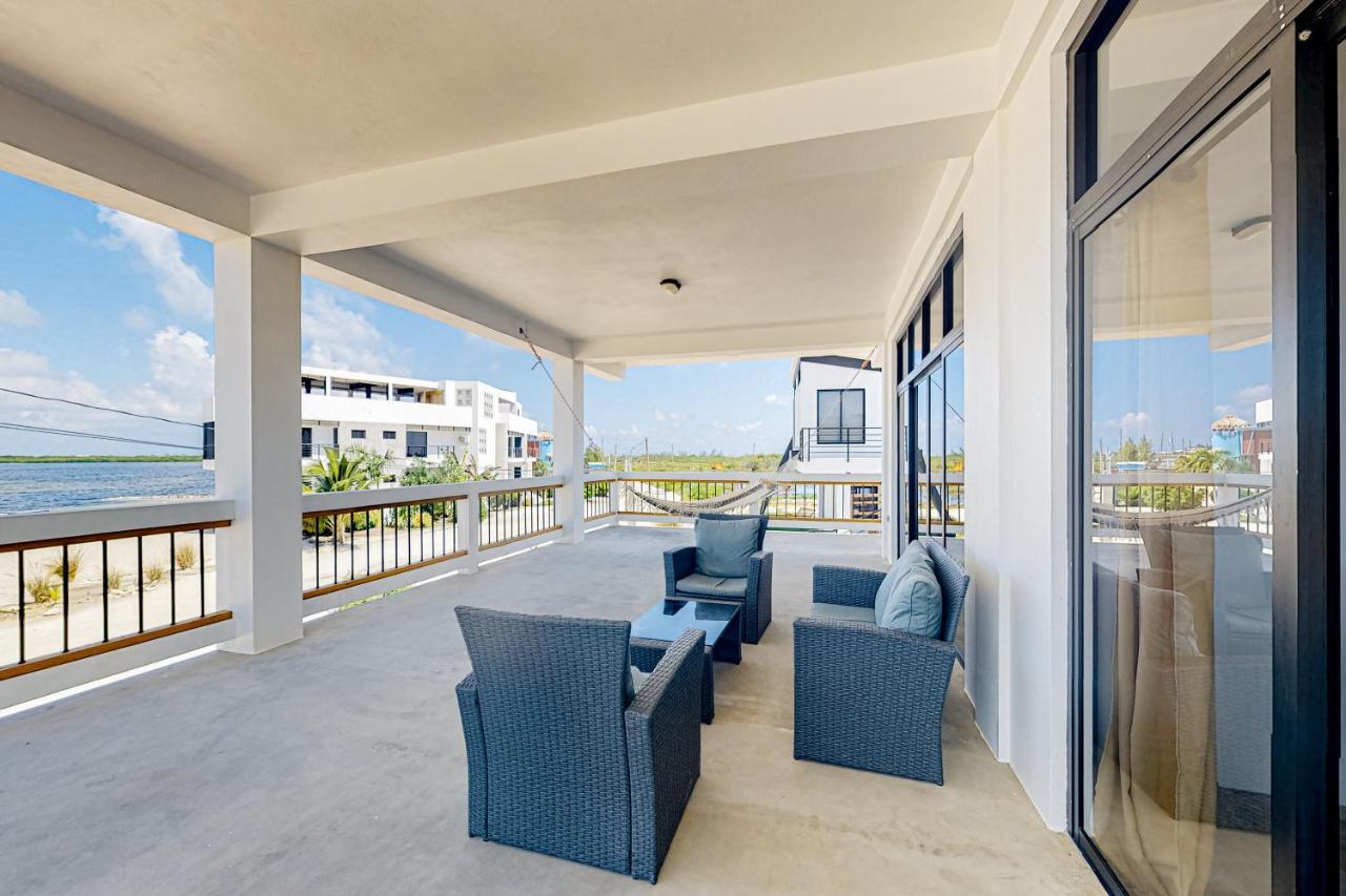 Villa Sea Lux San Pedro  Eksteriør bilde